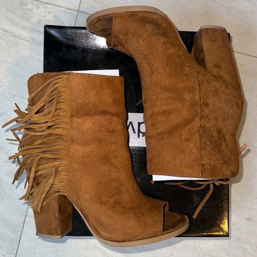 DV by Dolce Vita Lotus Fringe Suede Tan Open Toe Bootie NWT 7